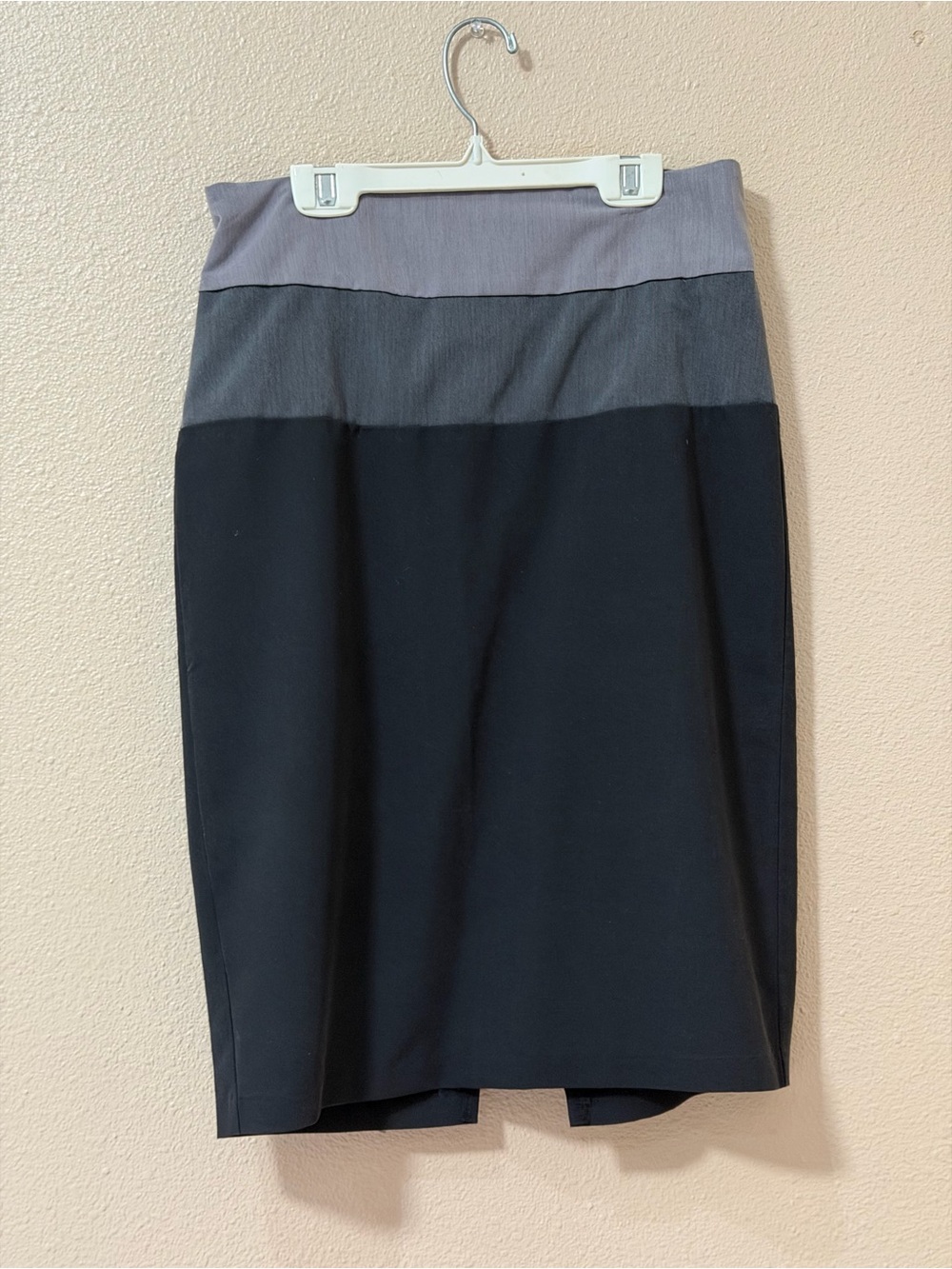 VENUS Black and Gray Colorblock Pencil Skirt
